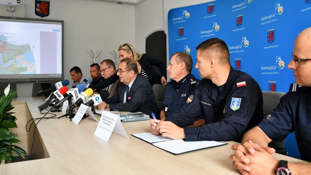 W niedzielę rano w Świnoujściu odbędzie się akcja wydobycia miny lotniczej z czasów II wojny światowej. Niewybuch zostanie podjęty ze skraju toru wodnego Szczecin-Świnoujście przy ujściu Kanału Piastowskiego na Zalew Szczeciński.