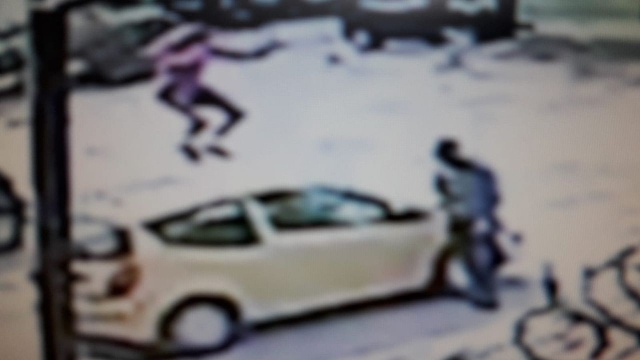 Kołobrzeska policja zatrzymała mężczyznę, który zdewastował zaparkowane auto. Do zdarzenia doszło przy ulicy Okopowej.