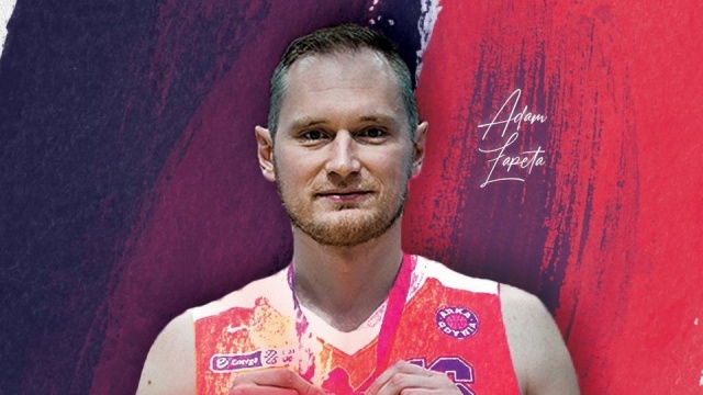 King Szczecin kompletuje skład na zmagania w Energa Basket Lidze. Nowym koszykarzem Wilków Morskich został Adam Łapeta.