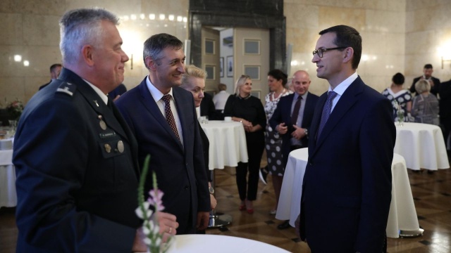 Mateusz Morawiecki podkreślił, że Polacy czują się bezpiecznie w miejscu zamieszkania. Premier w Katowicach brał udział w wojewódzkich obchodach Święta Policji.