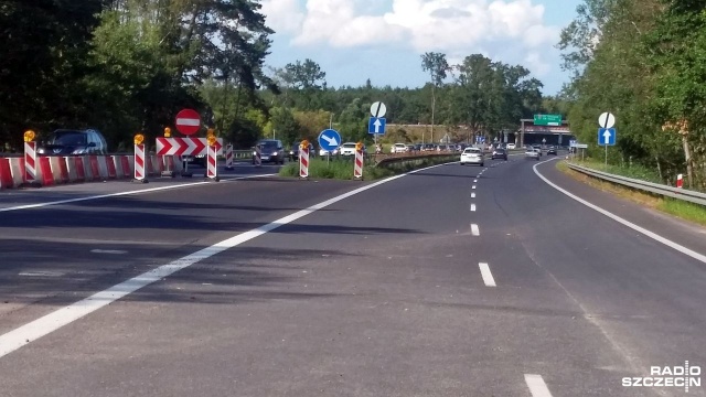 Maleją korki na trasie nadmorskiej.