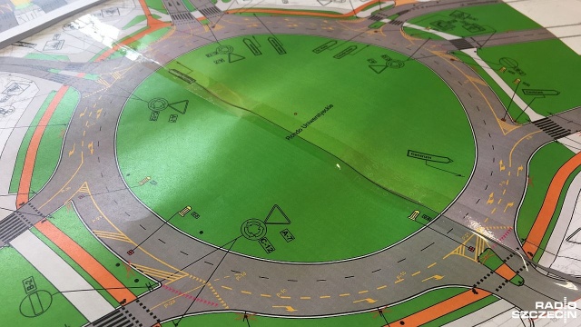 Będzie zmiana organizacji ruchu na trzech rondach w Szczecinie. Od środy na Rondzie Uniwersyteckim, od soboty na placu Grunwaldzkim, a w sierpniu także na Rondzie Hakena. Będą to tzw. ronda półturbinowe.