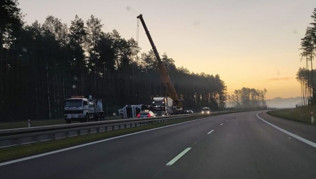 Trasa S6 w kierunku Szczecina, a dokładniej między zjazdem na Osinę a węzłem Lotnisko była nieprzejezdna.