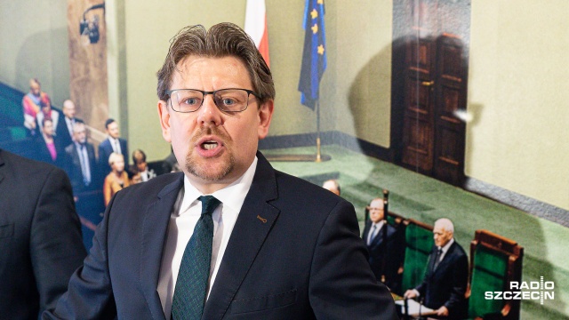 Znieważył symbol Polski Walczącej, stał na krześle i rzucał kulkami z papieru w Sejmie - teraz skarży się na mowę nienawiści w internecie. Były poseł Nowoczesnej Piotr Misiło składa donos do prokuratury jednego z internautów.