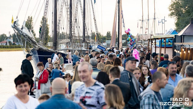 Parada żaglowców, rejsy po Bałtyku i szantowy festiwal... - takie atrakcje od piątku podczas Sail Świnoujście - największego żeglarskiego wydarzenia tego lata.