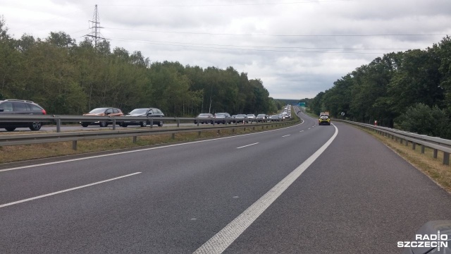 Powroty do domu z nadmorskich plaż w ten weekend były wyjątkowo trudne. Nie dość, że korki, to jeszcze miejscami było ślisko od deszczu. Od godziny 16 do 20 najświeższe informacje w audycji Lato Kierowców miał Marek Borowiec.