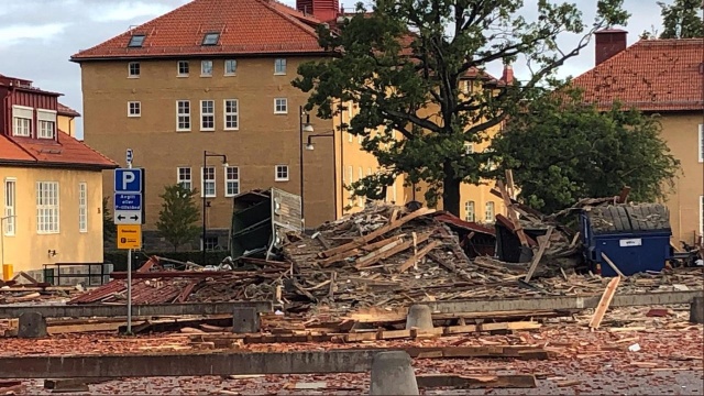 Do groźnego wybuchu doszło minionej nocy podczas próby zdetonowania ładunku w policyjnej przechowalni w szwedzkim Linkping. Wybuch był tak silny, że całkowicie zniszczył drewniany budynek magazynu.