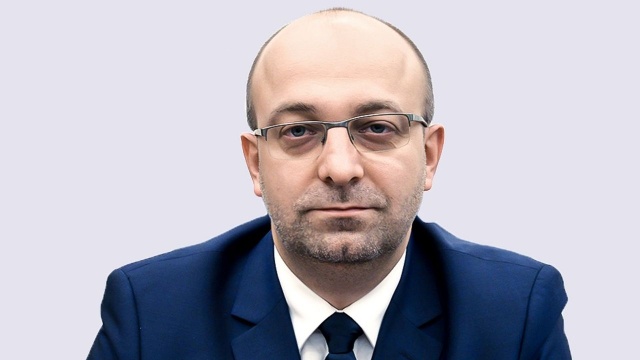 Rzeczniczka PiS Anita Czerwińska powiedziała, że Łukasz Piebiak zachował się w sposób odpowiedzialny. Wiceminister sprawiedliwości podał się do dymisji po doniesieniach portalu Onet.