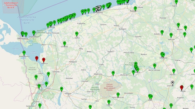 Od poniedziałku obowiązuje zakaz kąpieli w Zalewie Szczecińskim. Dotyczy to plaż w Stepnicy i Trzebieży - czytamy w komunikacie Głównego Inspektora Sanitarnego. Powodem są kwitnące w wodzie sinice.