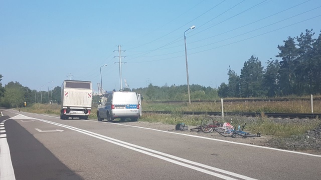 Na ulicy Barlickiego samochód potrącił 19-latka. Młodego mężczyznę do szpitala zabrała ekipa Lotniczego Pogotowia Ratunkowego. Jak informuje portal www.swinoujskie.info - jego stan jest ciężki.