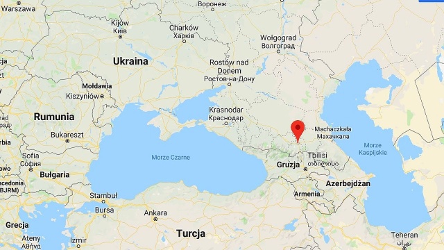 W Biesłanie na rosyjskim Północnym Kaukazie od niedzieli płoną świece upamiętniające ofiary zamachu terrorystycznego. 1 września 15 lat temu grupa czeczeńskich bojowników zajęła tamtejszą szkołę.