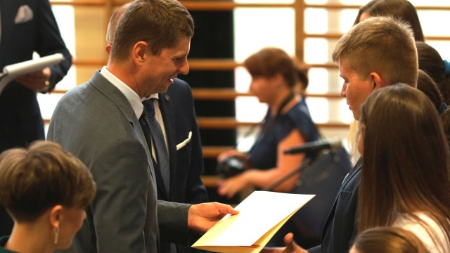 Dariusz Piontkowski zapowiada kolejną, sześcioprocentową podwyżkę dla nauczycieli.