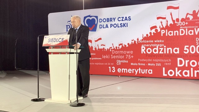 Prezes PiS mówi, że alternatywą dla dobrej zmiany jest zwrot do tyłu. Jarosław Kaczyński otworzył konwencję wyborczą partii rządzącej w Siedlcach.