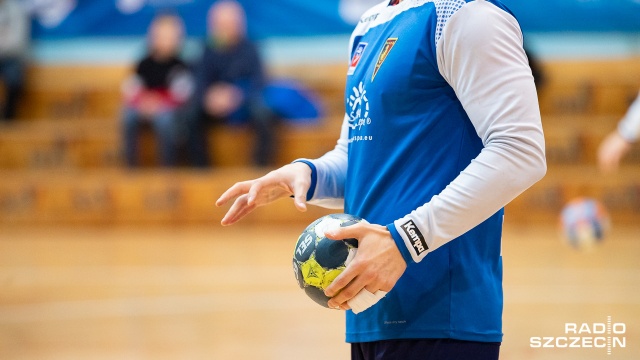 Spore emocje czekają w sobotę kibiców piłki ręcznej. W Szczecinie wystąpi najlepszy polski zespół - Vive Kielce. Mistrz kraju będzie rywalem szczypiornistów Sandry SPA Pogoni w drugiej kolejce Superligi.