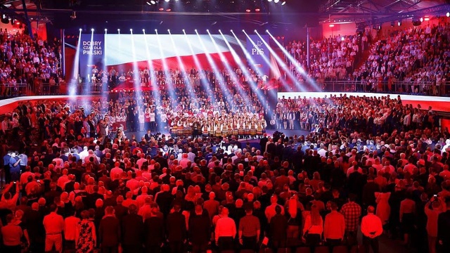 Prezes Prawa i Sprawiedliwości Jarosław Kaczyński zapowiedział, że pod koniec przyszłego roku płaca minimalna wyniesie trzy tysiące złotych.