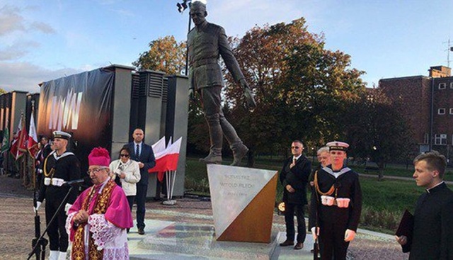 W Gdańsku przy Muzeum II Wojny Światowej odsłonięto pomnik rotmistrza Witolda Pileckiego.