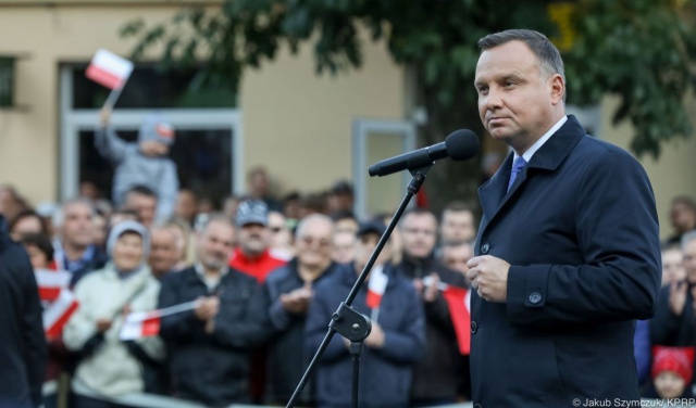 Prezydent Andrzej Duda chwali zapowiedzi podnoszenia płacy minimalnej i wypłacania trzynastej emerytury.