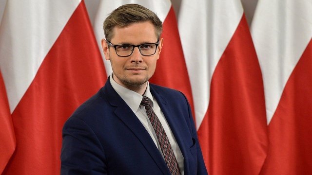 Minister do spraw pomocy humanitarnej Michał Woś wyraził oburzenie w związku z akcją Nie świruj, idź na wybory.