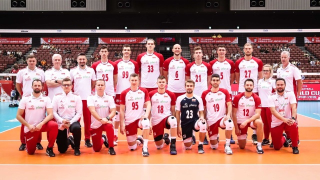 Polscy siatkarze rozpoczęli udział w Pucharze Świata w japońskiej Fukuoce od zwycięstwa 3:0 nad Tunezją.