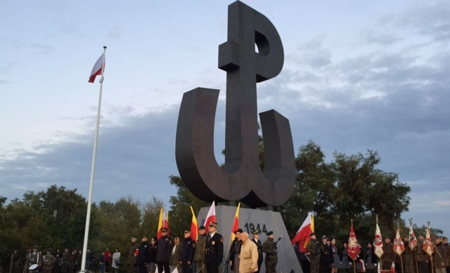 Na kopcu Powstania Warszawskiego zgasł ogień pamięci