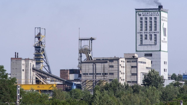 Jeden górnik zginął, a 12 zostało rannych - to bilans czwartkowego wstrząsu w Ruchu Bielszowice kopalni Ruda w Rudzie Śląskiej.