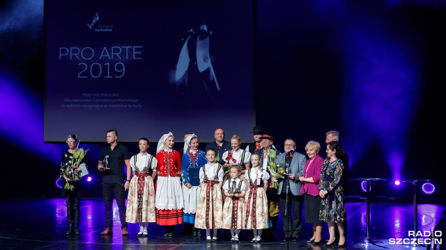 Tegorocznymi laureatami nagrody Marszałka Województwa Zachodniopomorskiego Pro Arte za szczególne osiągnięcia w dziedzinie kultury zostali Eliza Hołubowska - tancerka, choreografka i animatorka kultury, liderka Teatru Tańca Ego Vu, Małgorzata Iwańska, aktorka i edukatorka teatralna, Cezary Strokosz, gitarzysta i twórca Międzynarodowego Festiwalu i konkursu Muzyki Gitarowej w Trzęsaczu oraz Zespół Pieśni i Tańca Szczecinianie.
