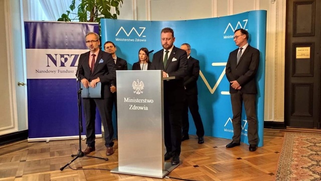 Chorzy na nowotwory, cukrzycę, białaczkę, stwardnienie rozsiane, osteoporozę i astmę będą mieli nowe refundowane leki. W Ministerstwie Zdrowia odbyła się konferencja prasowa dotycząca listopadowej listy leków refundowanych.