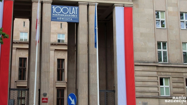 W szkole nic nie może się wydarzyć bez zgody i wiedzy rodziców - tak Ministerstwo Edukacji Narodowej odnosi się do zaplanowanej na piątek akcji Tęczowy piątek.