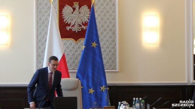 Obradujący w Ożarowie Mazowieckim klub parlamentarny Prawo i Sprawiedliwość zdecydował o rekomendowaniu Elżbiety Witek do pełnienia funkcji marszałka Sejmu nowej kadencji - poinformował przewodniczący klubu Ryszard Terlecki.