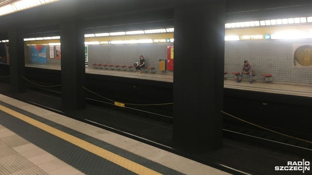 W całych Włoszech strajkują pracownicy transportu. W Rzymie po raz pierwszy w historii nie będą funkcjonować żadne służby komunalne. Całodobowy strajk kolei rozpoczął się w czwartek o godz. 21.