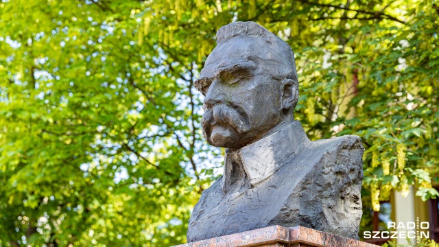 Miasto powinno zapłacić za postawienie pomnika marszałka Józefa Piłsudskiego - mówił, w Popołudniowej Przeplatance, Bohdan Ronin-Walknowski, prezes zachodniopomorskiego okręgu Związku Piłsudczyków RP.