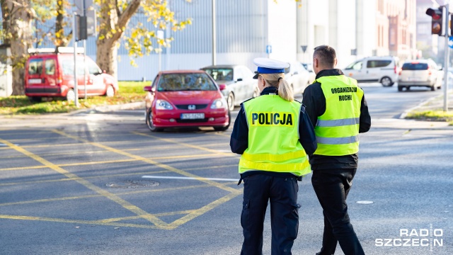 Od trzech miesięcy na kilku skrzyżowaniach w mieście wymalowane są na jezdni żółte pasy. Mają przypominać kierowcom, aby nie wjeżdżali na skrzyżowanie, jeśli nie mogą go opuścić.