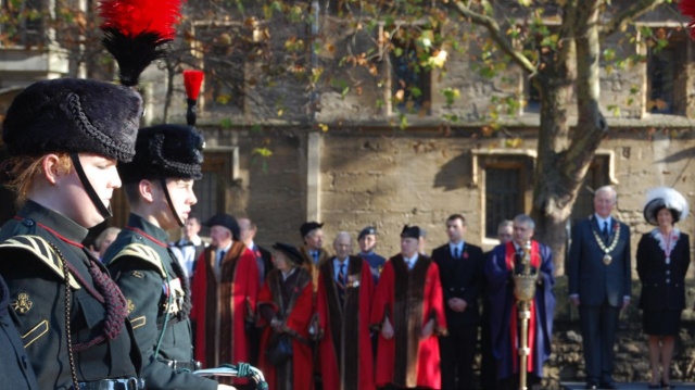 W Wielkiej Brytanii trwają uroczyste obchody Remembrance Sunday - Niedzieli Pamięci - poświęconej żołnierzom poległym na frontach wojen, w których brało udział Zjednoczone Królestwo. Dzień ten ustanowiono wkrótce po zakończeniu I wojny światowej.