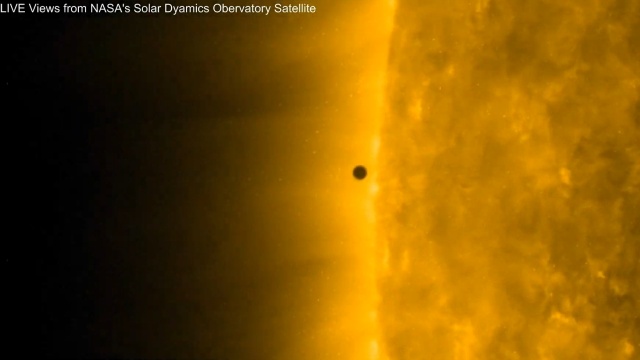 W poniedziałek do zmroku możemy w Polsce obserwować tranzyt Merkurego przez tarczę Słońca. To jedno z najważniejszych wydarzeń astronomicznych tego roku.