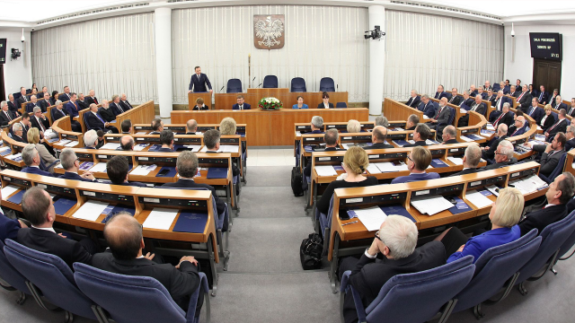 Dotychczasowy marszałek Stanisław Karczewski, szczeciński senator Tomasz Grodzki lub pat. Wszystkie trzy scenariusze wchodzą w grę.