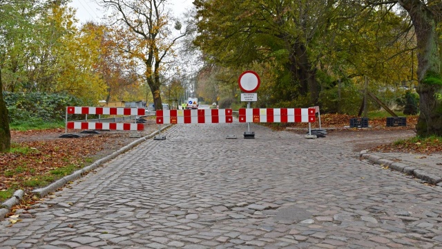 Kolejne problemy z przejazdem ulicą Twardowskiego w Szczecinie. W związku z rozpoczęciem nowych prac zamknięty został przejazd między Jagiellońską a 26 Kwietnia.