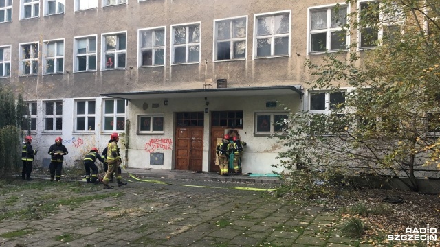 Kolejny pożar w opuszczonym budynku po Szkole Podstawowej numer 54 w Szczecinie, czyli popularnym Maciusiu.