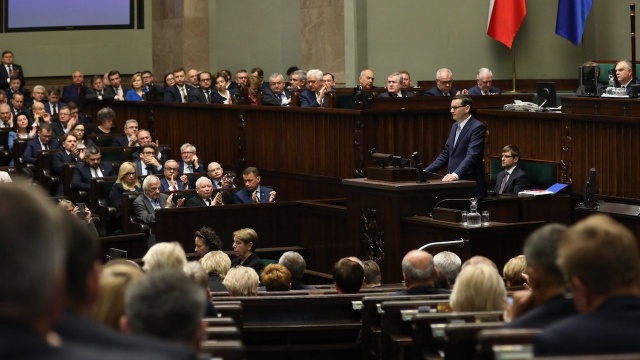 Premier Mateusz Morawiecki zaapelował o współpracę wszystkich sił politycznych w imię wspólnej przyszłości. Szef rządu przedstawia w Sejmie program działania nowego gabinetu.