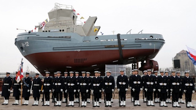Większość nowych holowników dla Marynarki Wojennej jest już na wodzie. W Stoczni Remontowa Shipbuilding w Gdańsku odbyła się uroczystość wodowania czwartej z serii sześciu jednostek - holownika Semko.