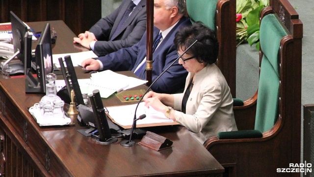 Po nocnych głosowaniach w Sejmie Koalicja Obywatelska przygotowała wniosek o odwołanie marszałek Sejmu Elżbiety Witek.