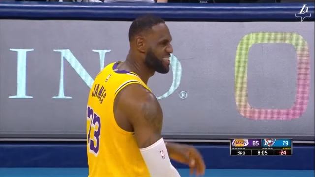 Koszykarze Los Angeles Lakers odnieśli szóste z rzędu, a trzynaste w sezonie zwycięstwo w zasadniczej części rozgrywek ligi NBA.