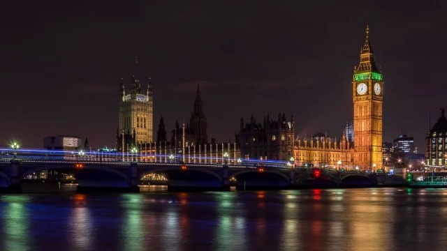 Brytyjska policja potwierdza, że napastnik z London Bridge nie żyje. Zginęły dwie osoby, a trzy ranne trafiły do szpitali - poinformowała szefowa Metropolitan Police Cressida Dick. Napastnik został zastrzelony.
