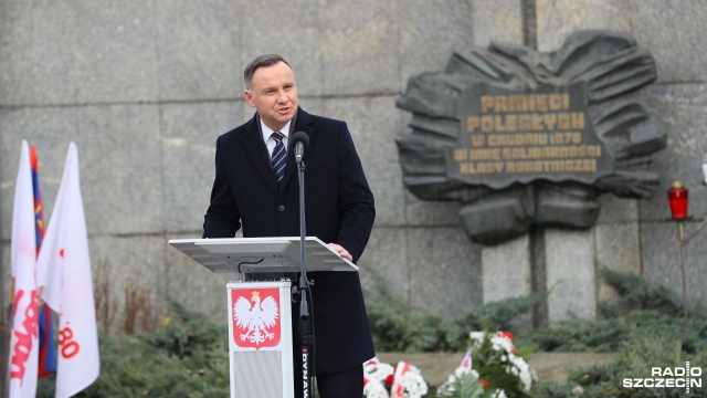 Prezydent Andrzej Duda mówił w Szczecinie, że pacyfikacja protestu robotników w grudniu 1970 roku jest dla Polski głęboką traumą historyczną. W 49. rocznicę wydarzeń, w wyniku których w Szczecinie zginęło 16 osób, prezydent przypomniał, że działania milicji i ich mocodawców sprzed prawie pół wieku nie zostały rozliczone.