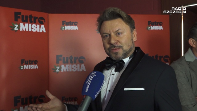 Kinowa premiera polskiej komedii kryminalnej z Przemysławem Sadowskim, Olafem Lubaszenką, Cezarym Pazurą czy Izą Miko - z wątkiem lokalnym - odbyła się w sobotę wieczorem w Szczecinie.