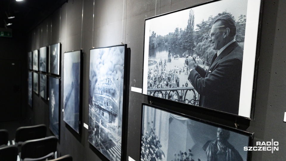 "Byłem świadkiem historii" to wystawa fotografii Jerzego Undro, którą można obejrzeć w Centrum Dialogu Przełomy. Fot. Robert Stachnik [Radio Szczecin]