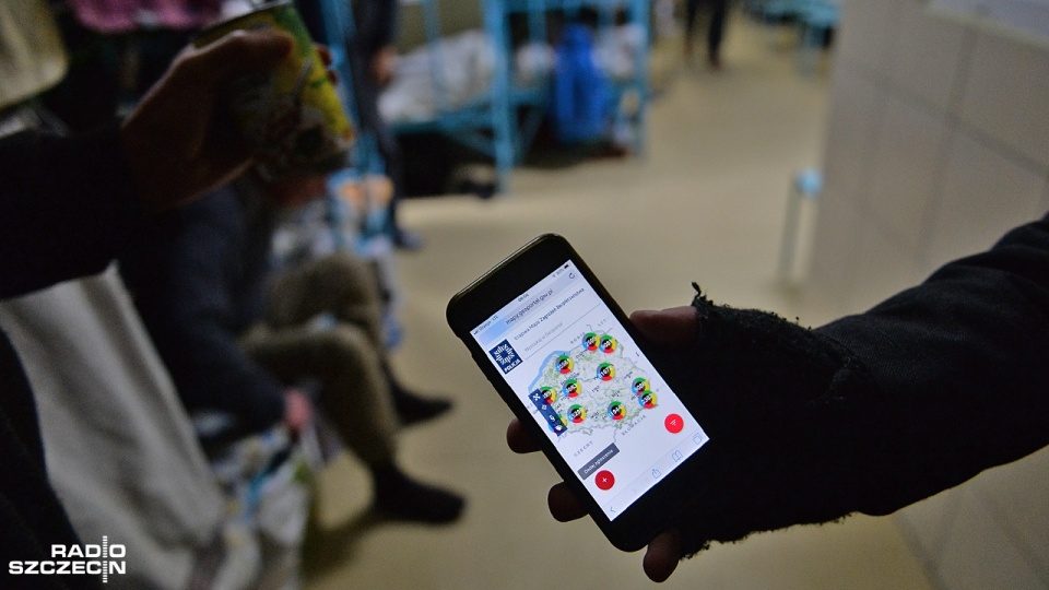 Aplikacja Geoportal Mobile, w której skład wchodzi Krajowa Mapa Zagrożeń Bezpieczeństwa. Fot. Łukasz Szełemej [Radio Szczecin]
