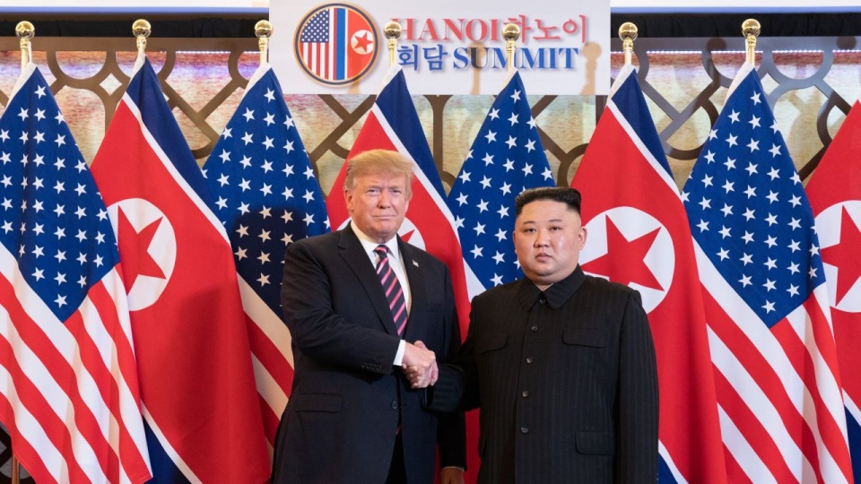 Spotkanie w Hanoi jest drugim szczytem przywódców USA i Korei Południowej. Donald Trump i Kim Dzong Un po raz pierwszy spotkali się w czerwcu ubiegłego roku w Singapurze. źródło: https://twitter.com/whitehouse