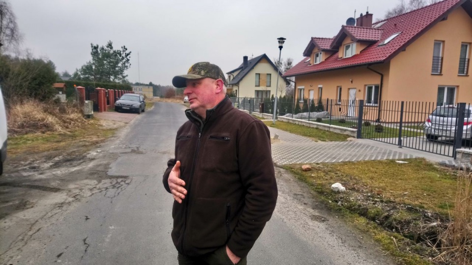 W piątek rano do Płoni przyjechał łowczy miejski Ryszard Czeraszkiewicz. Fot. Tomasz Duklanowski [Radio Szczecin]