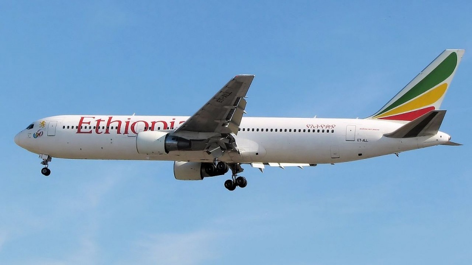 Na pokładzie Boeinga było 149 pasażerów i ośmiu członków załogi. https://pl.wikipedia.org/wiki/Ethiopian_Airlines