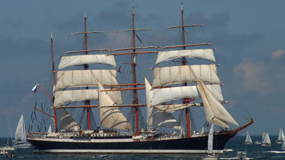 STS Siedow (ros. Седов) – największy żaglowiec szkolny świata. Fot. źródło: wikipedia.org/wiki/Plik:Sedov,_Gdynia,_20090705.